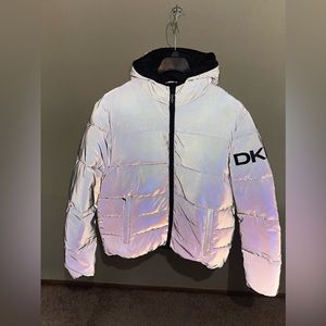 DKNY Reflective Water Resistant Ultra Loft Hooded Logo Puffer Jacket. Size:Large